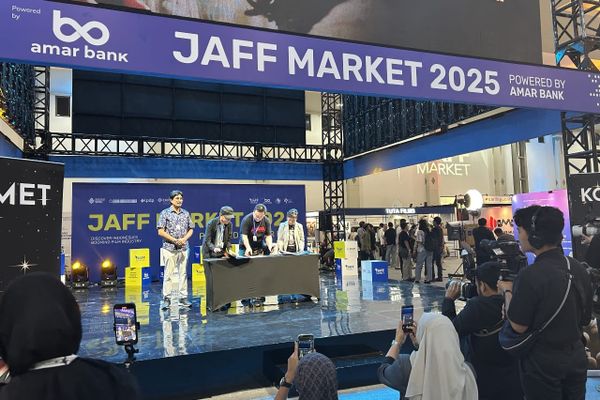 Khadam signing ceremony at JAFF Market