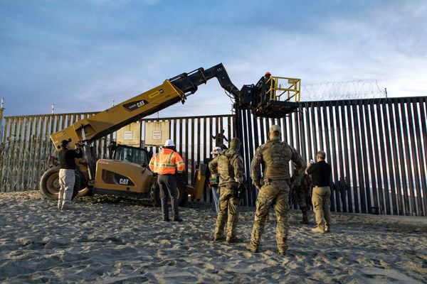 Trump ballroom firm now eligible for billions in new border contracts