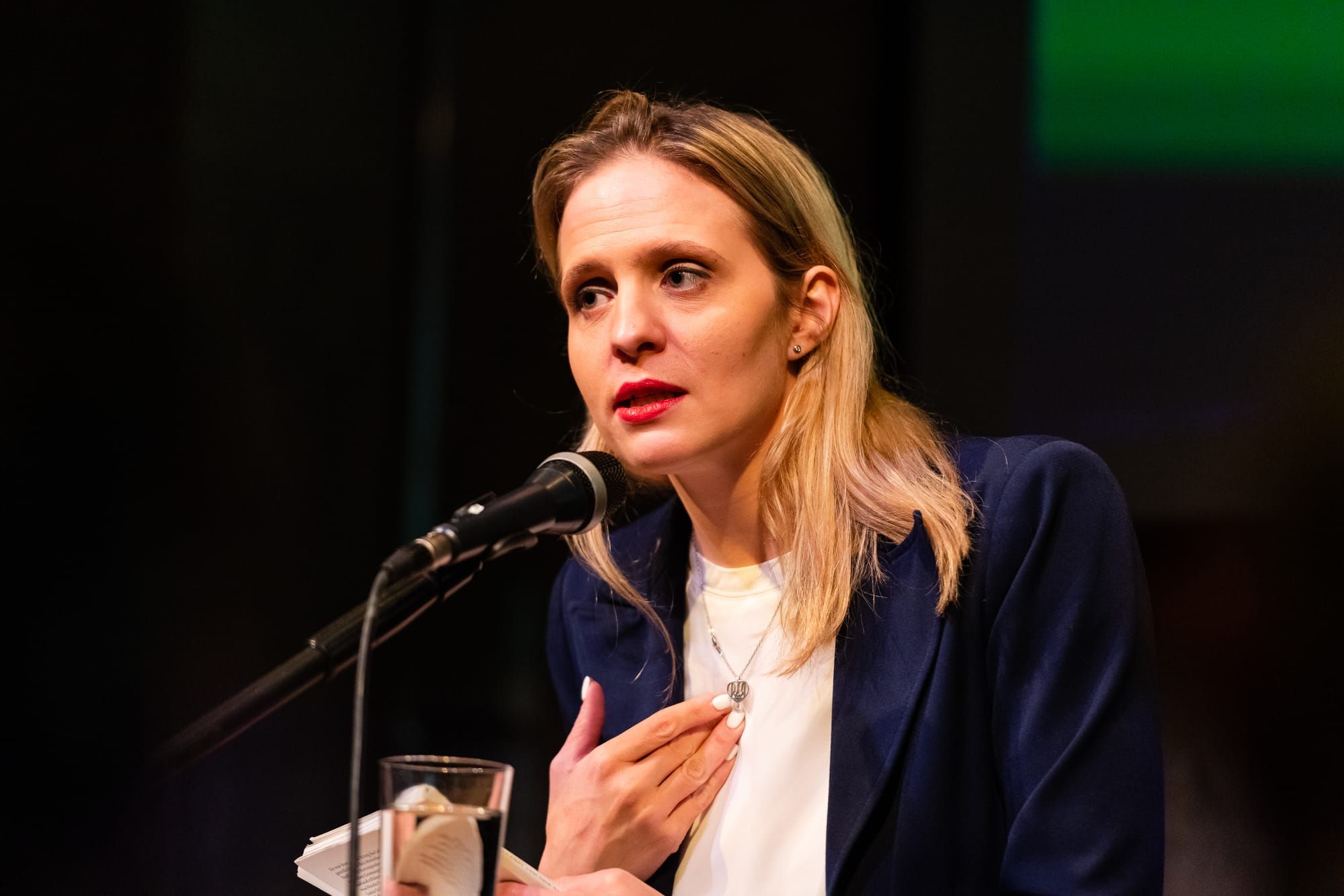 Live aus der Ukraine: Impressionen von der Lesung mit Luzia Tschirky im Cabaret Voltaire