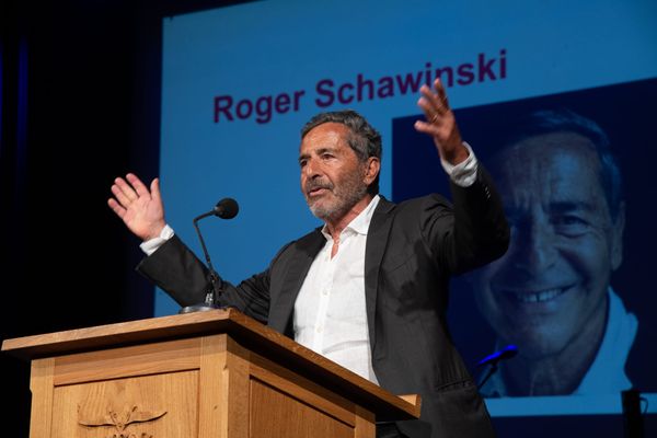 Vier herausragende Arbeiten und Roger Schawinski ausgezeichnet