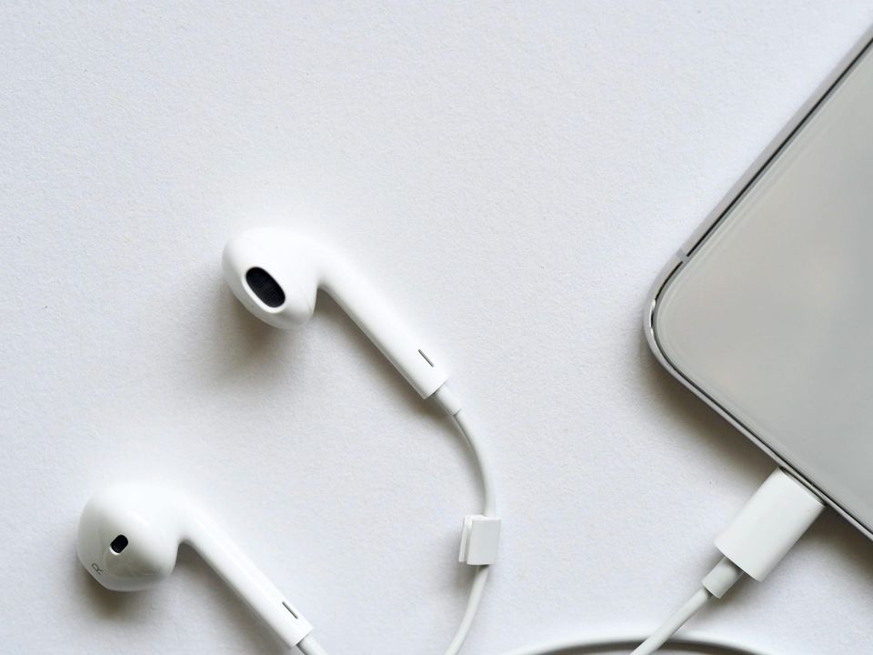 draft 0069 – why I have started using wired earphones again.