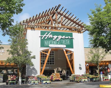 Haggen store exterior_WEB