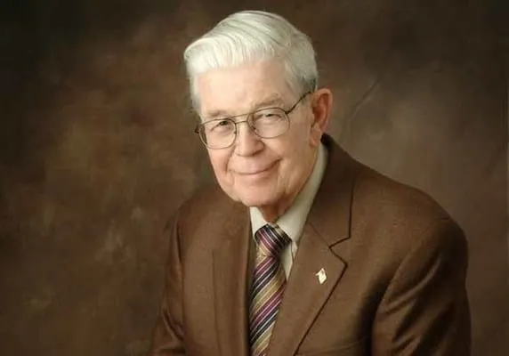 H.D. Smith announces passing of founder