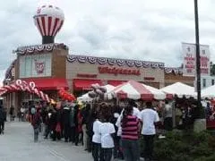Walgreens marks opening of 7,000th store