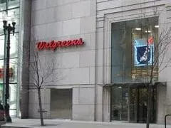 Walgreens sees uptick in 2Q sales, earnings