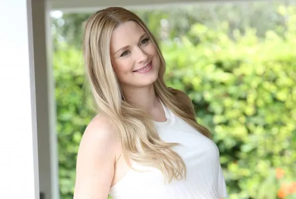 Palmer’s signs Breckenridge for pregnancy ad campaign