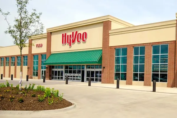 Hy-Vee teams up with T-wolves, Lynx and Iowa Wolves
