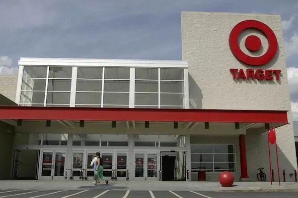 Target reports declined 2Q sales, earnings