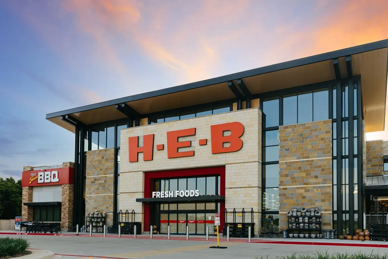 H-E-B mobilizes relief teams for Texas flood recovery