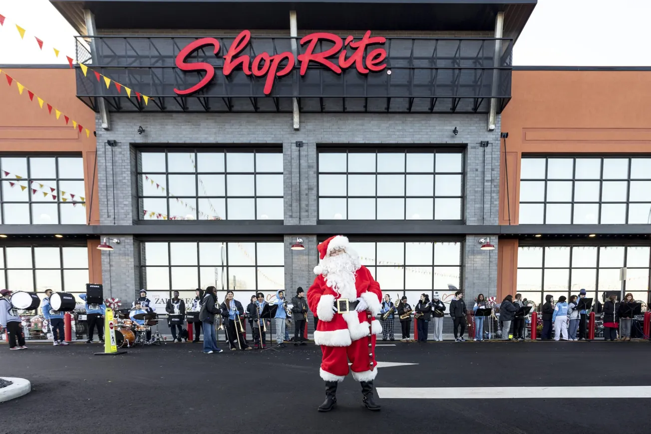 Zallie Family Markets hosted grand opening of the ShopRite of Cherrywood Plaza