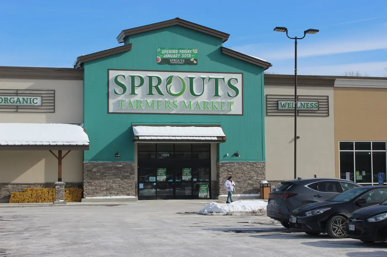 Sprouts holds sneak peak for first New York location in Centereach