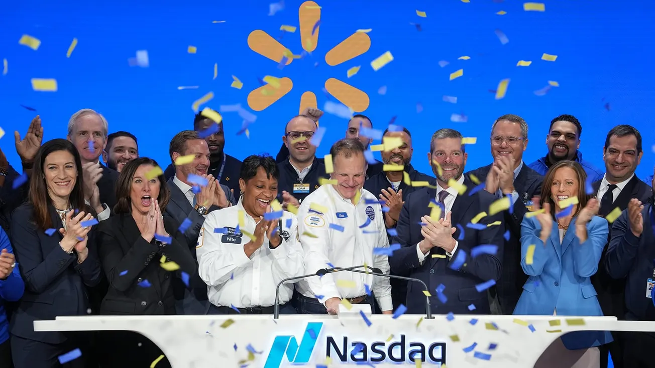 Walmart hits $1 trillion market cap as digital growth speeds up