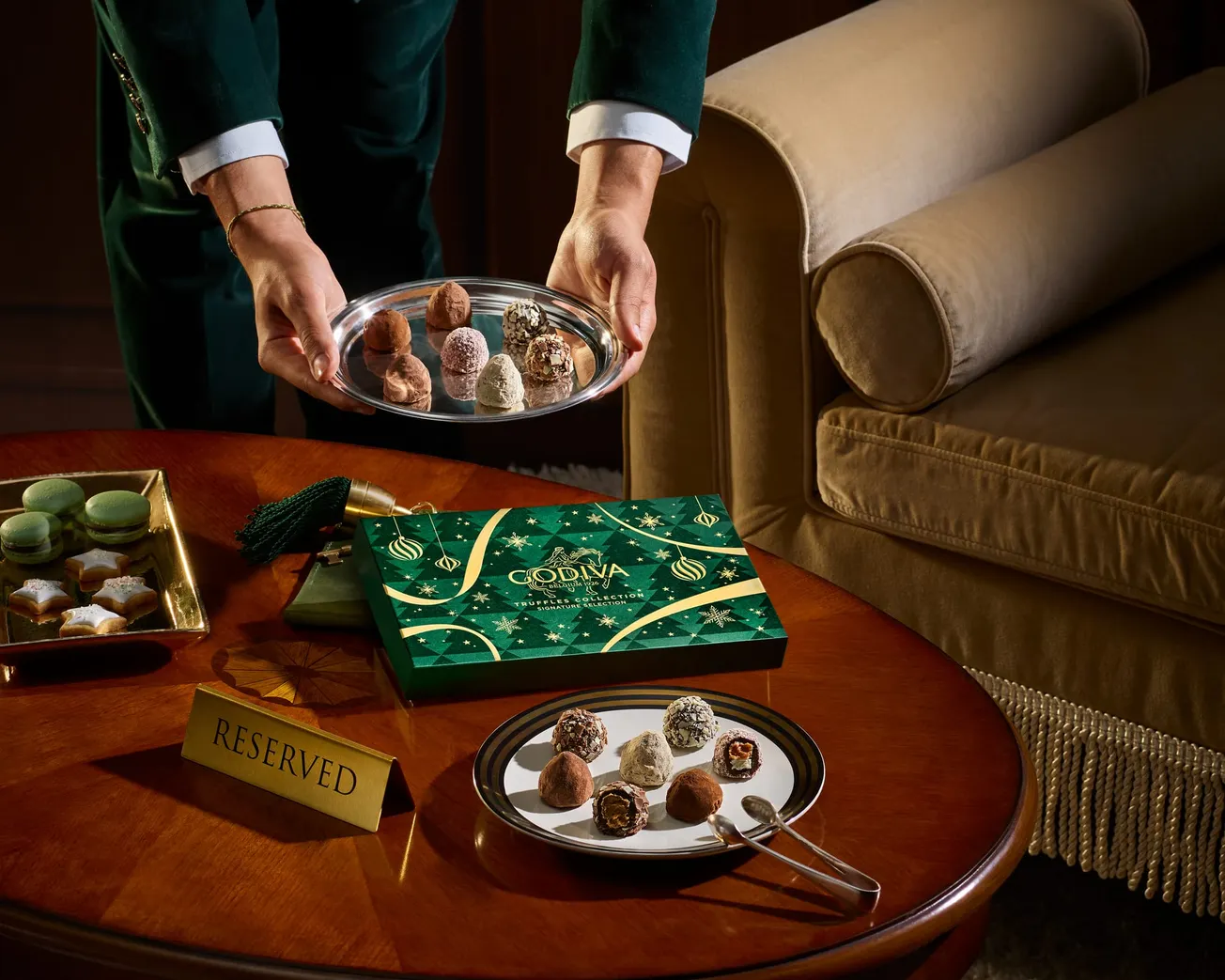 GODIVA unveils 2026 Holiday Collection