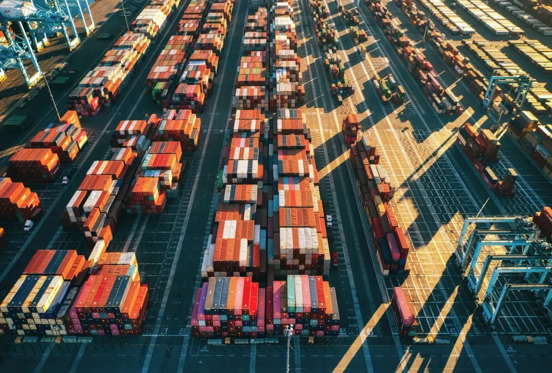 Transitario: qué es, qué hace y cómo convertirse en uno con FP de Comercio Internacional
