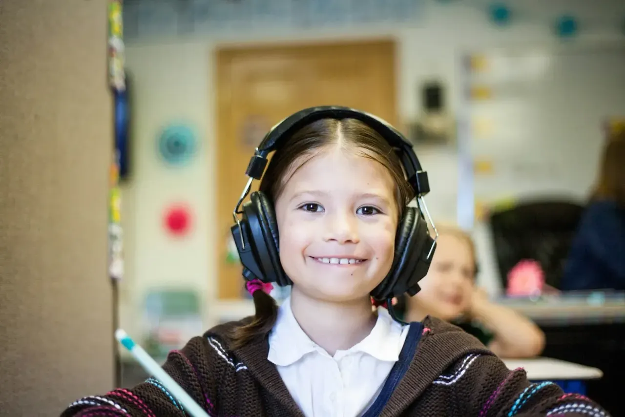 FP Educación Infantil vs. Magisterio: Diferencias y cuál elegir para trabajar con niños