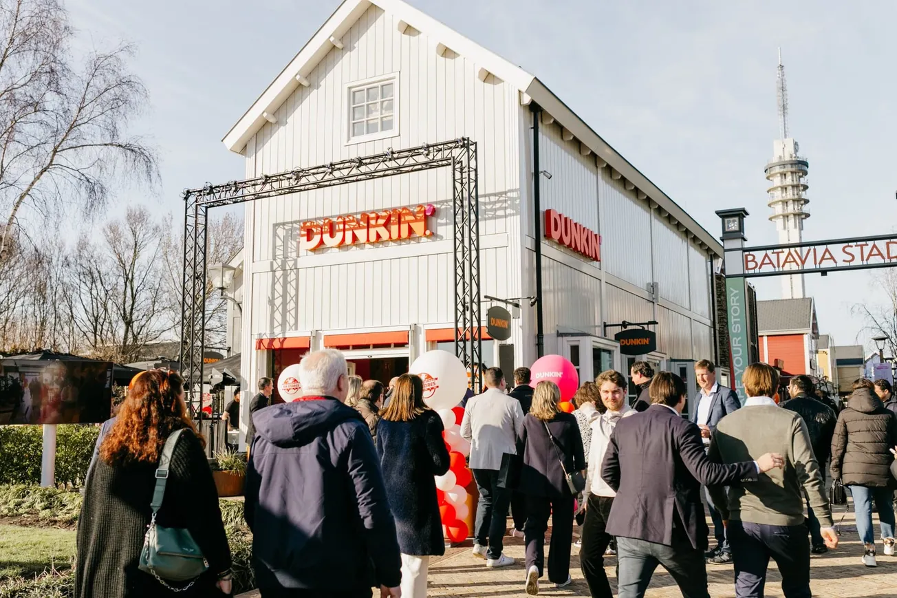 Inspire Brands reaches 10,000 international sites with Netherlands Dunkin’ store