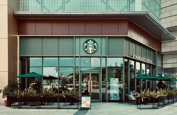 Starbucks reportedly mulling China business stake sale