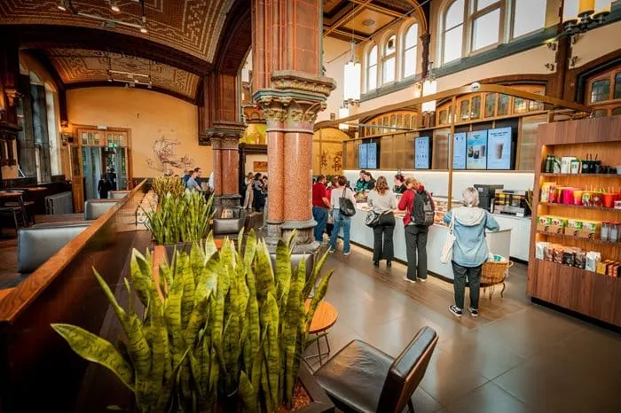 Autogrill opens Belgium’s largest Starbucks store in Gent