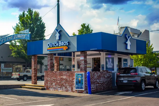 Dutch Bros maintains outlet growth and sales momentum in the first quarter