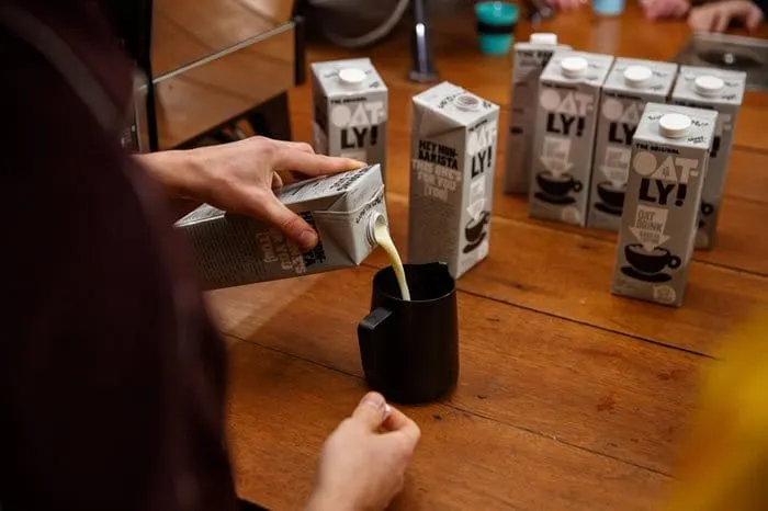 Coffee Fellows begins serving Oatly across European stores