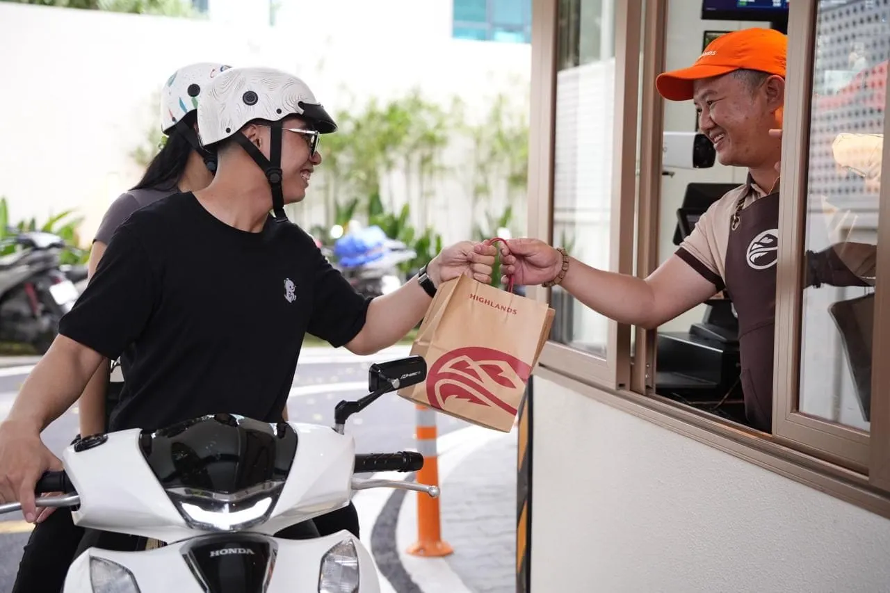 Highlands Coffee continues to diversify store network with first drive-thru