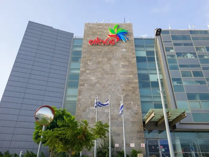 Coffee drives Strauss Group sales amid turbulent half-year trading