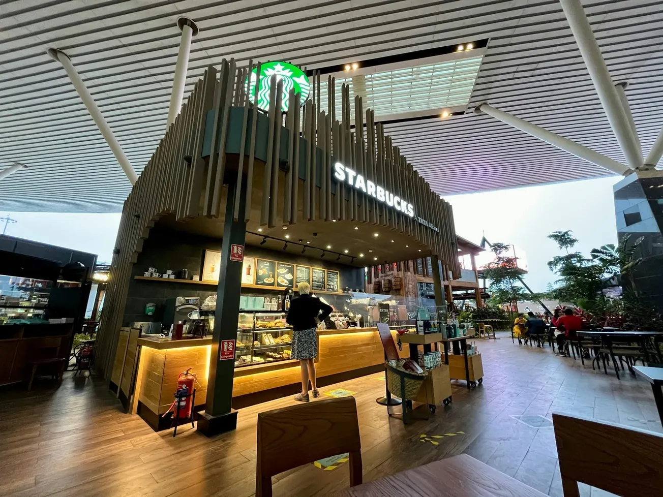 Coffee 24/7: Analysis: Starbucks’ India market lead on a knife-edge as competitors close in