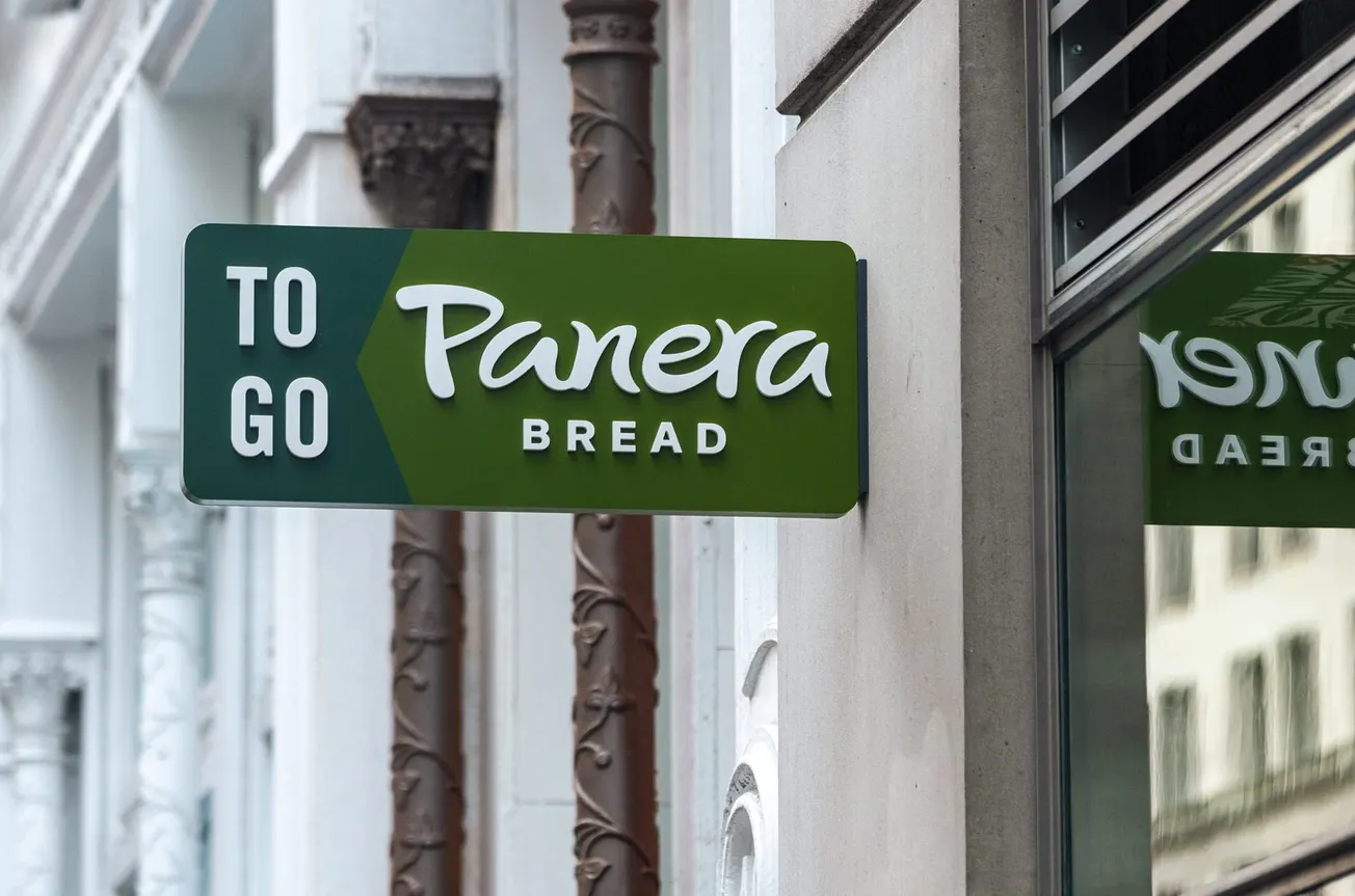 Panera Bread poaches senior exec from key competitor