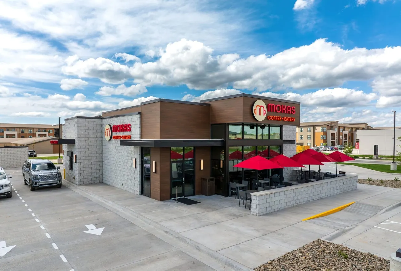 Mokas Coffee & Eatery builds out franchise pipeline with largest deal to date