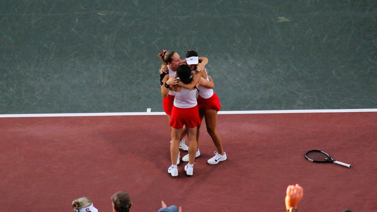 No. 1 Georgia puts away No. 8 NC State in front of home crowd