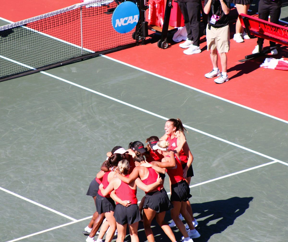 No. 3 Ohio State holds off furious Waves comeback