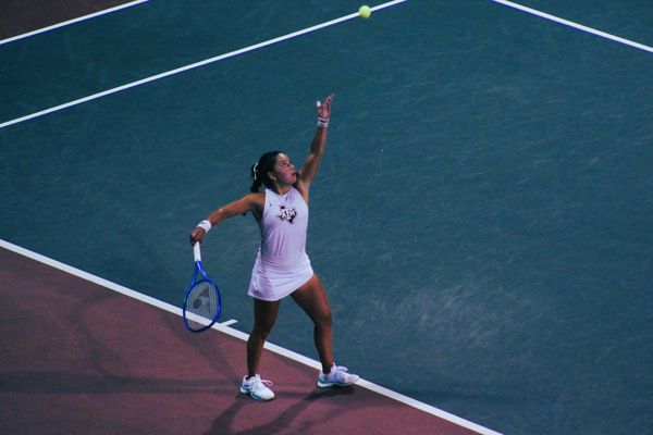 Texas A&M knocks off defending champs to head to NCAA final