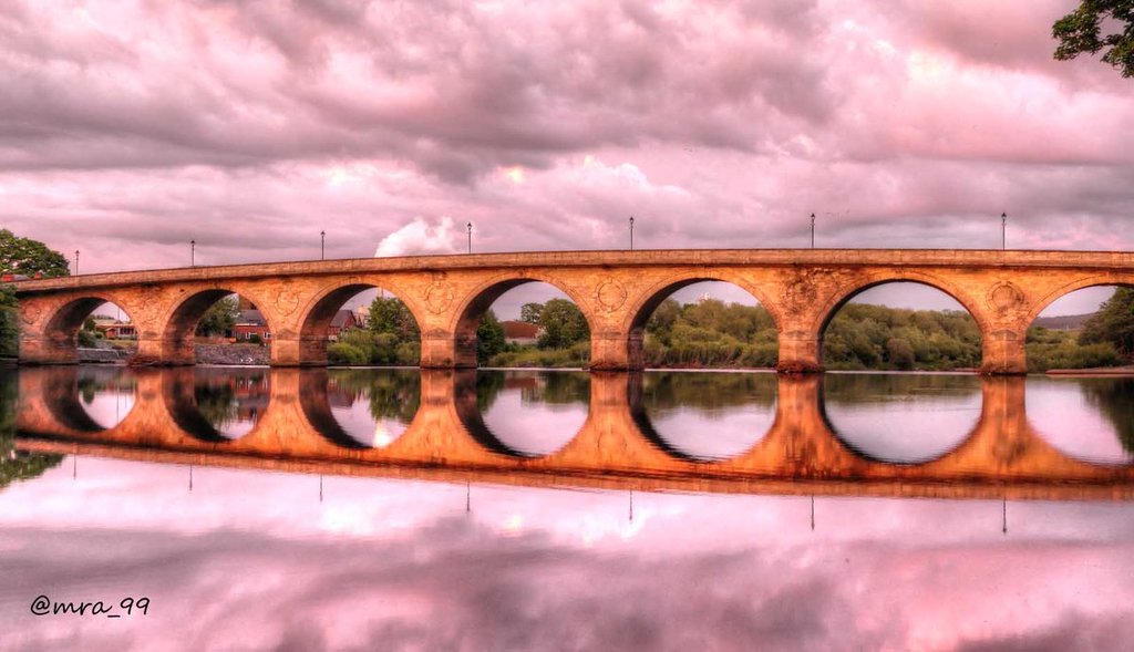 Extraordinary_colours_illuminate_the_cloud_at_Hexham_Northumberland_by_Michael_Allan_MRA_99_1024x1024