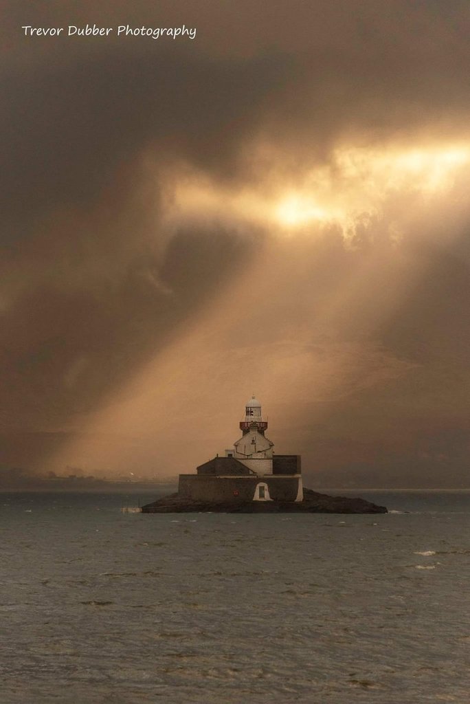 Fenit_Lighthouse_Tralee_Kerry_by_Trevor_Dubber_Photos_DubberTrevor_1024x1024