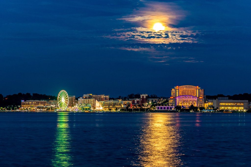 Full_moon_and_Capitol_Wheel_cast_reflections_across_the_Potomac_by_Jeff_Norman_dcsplicer_1024x1024