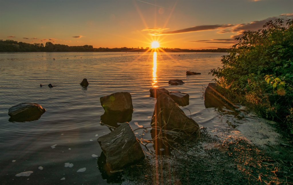 Sun_setting_over_Pennington_Flash_Leigh_by_Andy_M_salescycle_1024x1024
