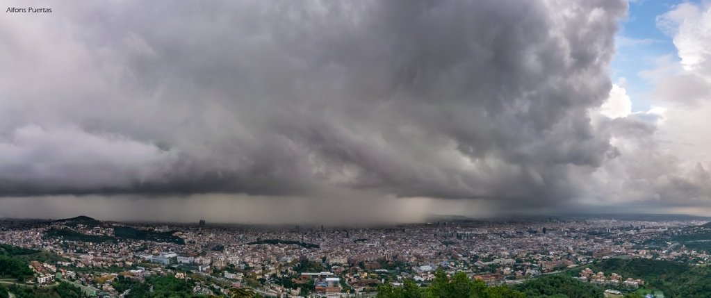 Storm_aproaching_Barcelona_by_Alfons_Puertas_alfons_pc_1024x1024