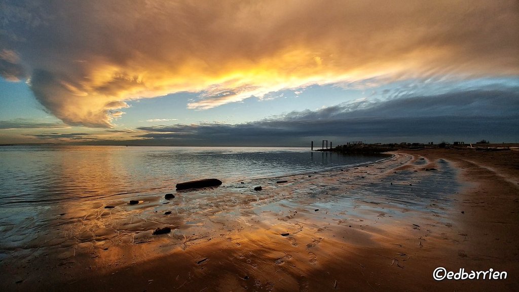 2nd_Place_Reflections_at_sunset_Steveston_by_Ed_Barrien_hikersimage_1024x1024