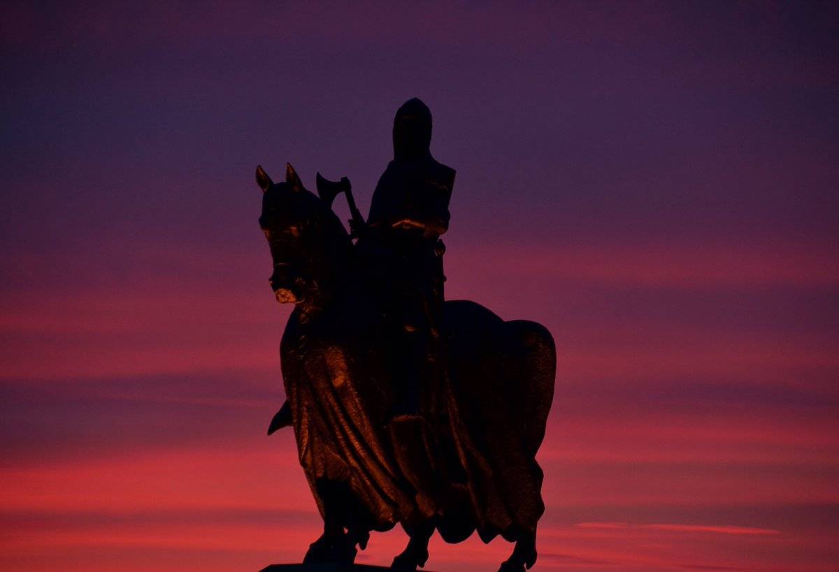 2nd Place Charles McGuigan @CharlesMcGuiga2 Sunset over Bannockburn in Scotland