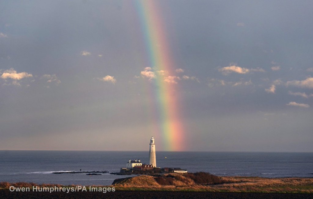 A_nice_rainbow_to_finish_the_day_on_the_North_East_coast_Owen_Humphreys_owenhumphreys1_1024x1024