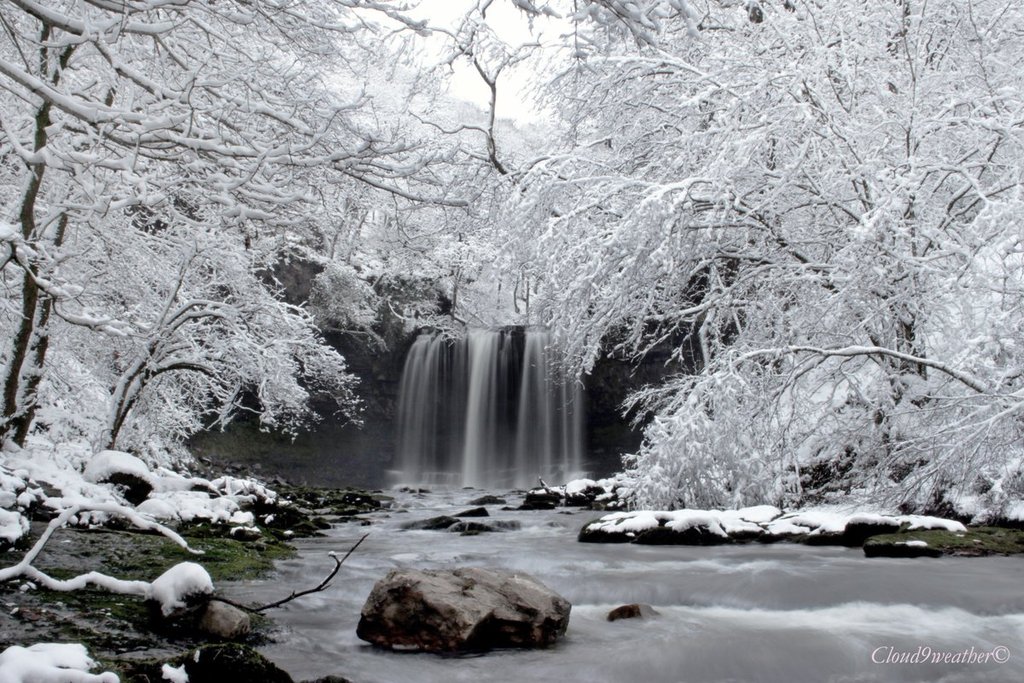 Deep_in_a_welsh_valley_during_a_previous_sudden_stratospheric_warming_event_by_Paul_Silvers_Cloud9weather1_1024x1024