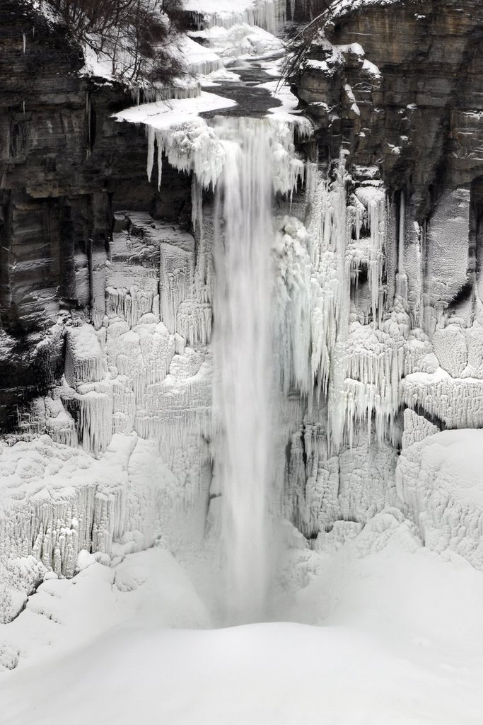 Taughannock_Falls_State_Park_near_Ithaca._NY_by_James_Montanus_JamesMontanus_1024x1024
