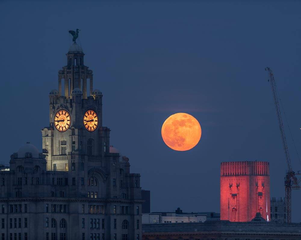 Good Friday eveningâs amazing Pink Moon over Liverpool by Stephen Cheatley BFC @Stephencheatley