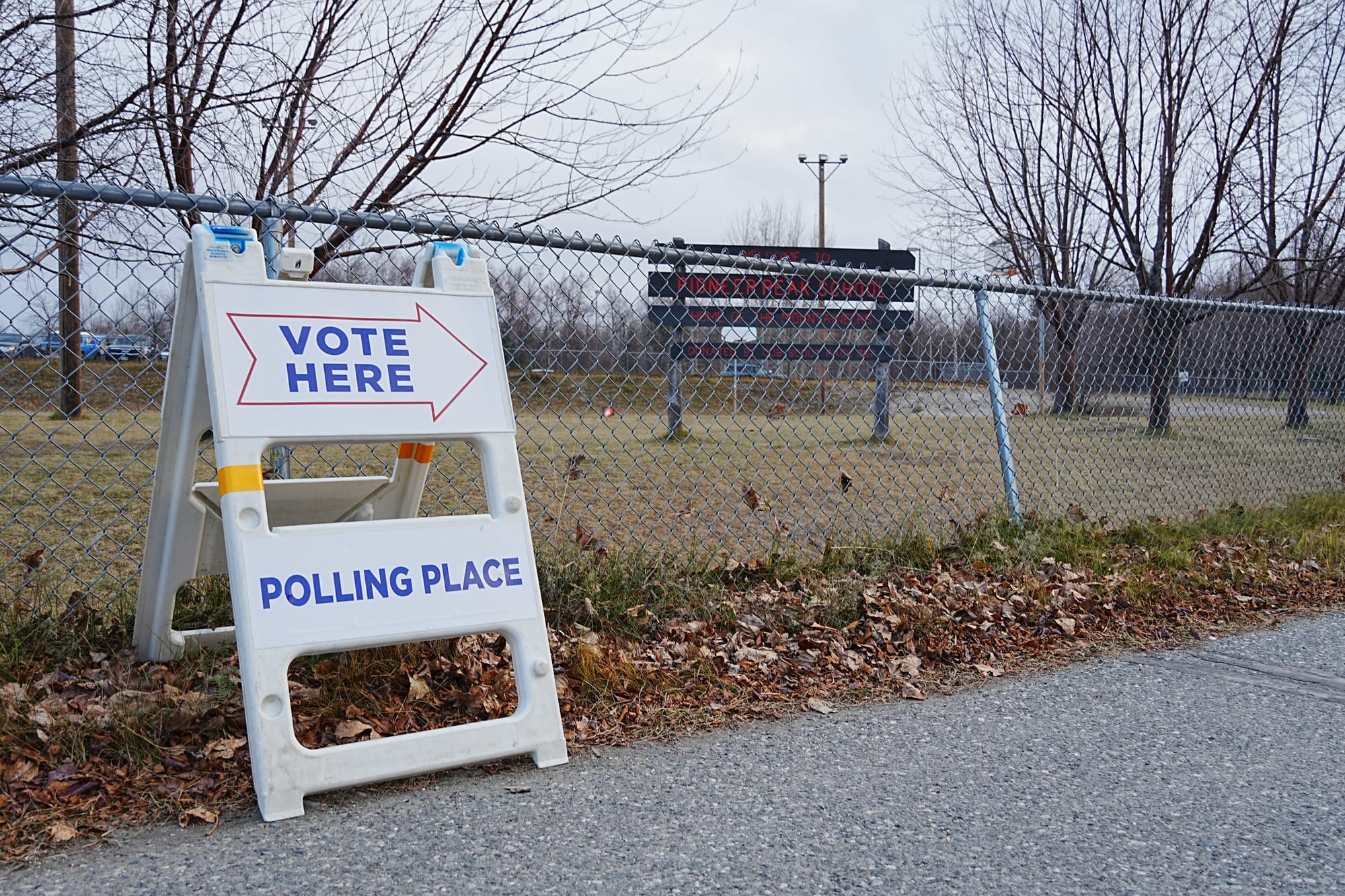 vote here sign