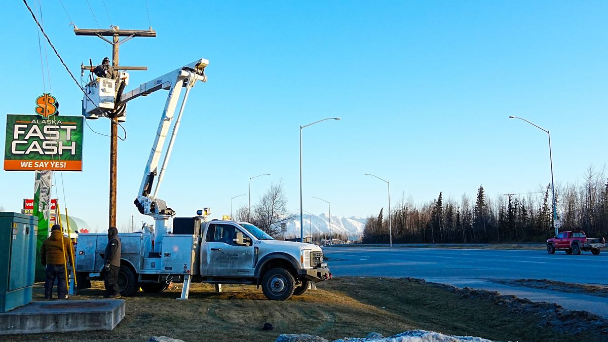 Most Mat-Su schools to stay closed Tuesday as high wind warning extended and thousands remain without power