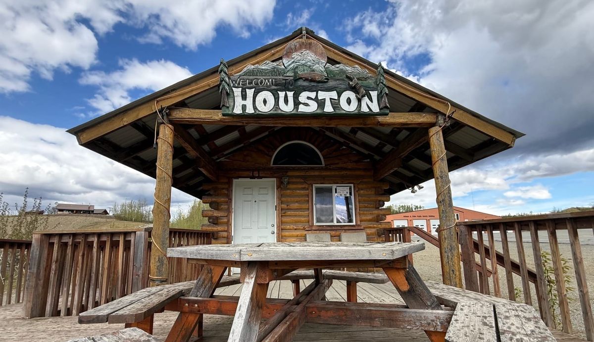 Houston to celebrate 60th birthday with free cake and ice cream Saturday