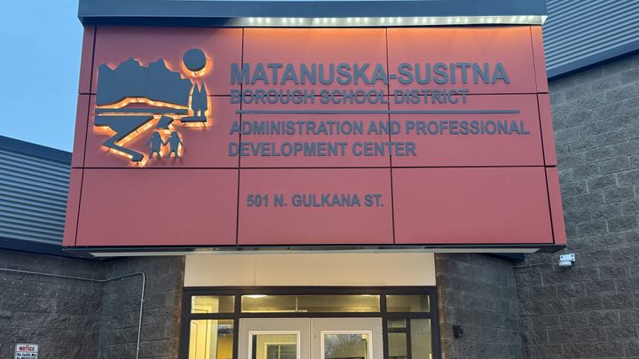 Mat-Su school district considers allowing teachers and staff to carry handguns at work