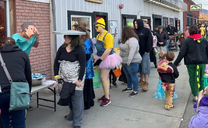 Locals stop by businesses during Palmer's annual Trick or Treat Street