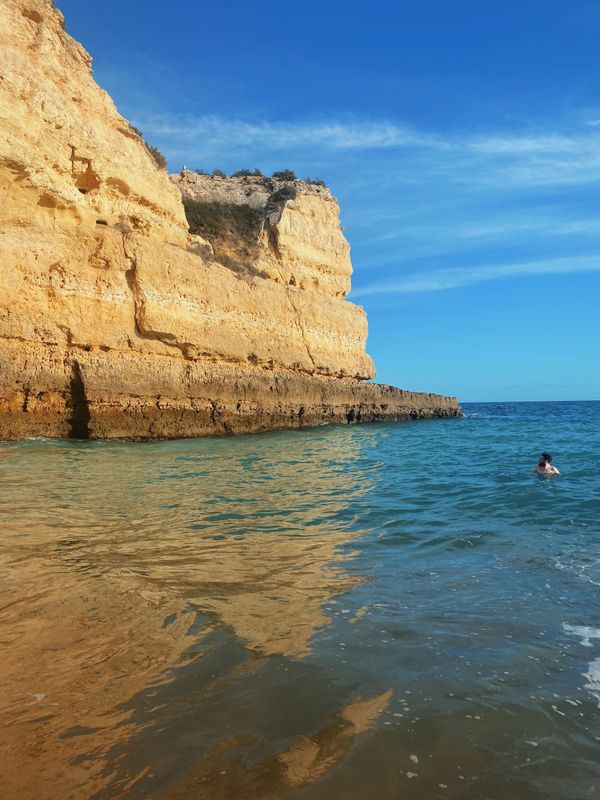 One month in Portugal: a mid-life crisis experiment in being an urban nomad