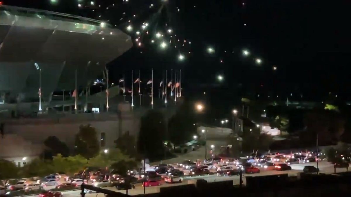 Vehicle carjacked in front of Field Museum while stopped for Mexican Independence Day celebration